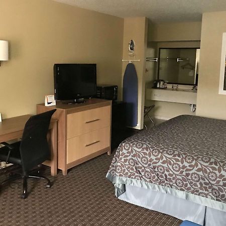 Days Inn By Wyndham Lexington-Columbia Kültér fotó