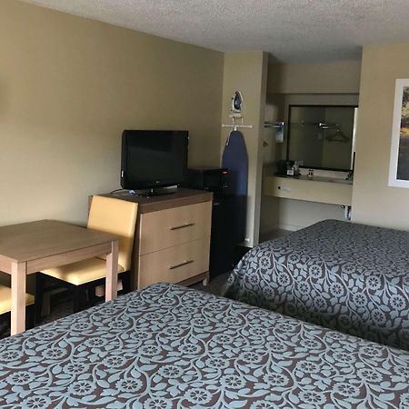 Days Inn By Wyndham Lexington-Columbia Kültér fotó