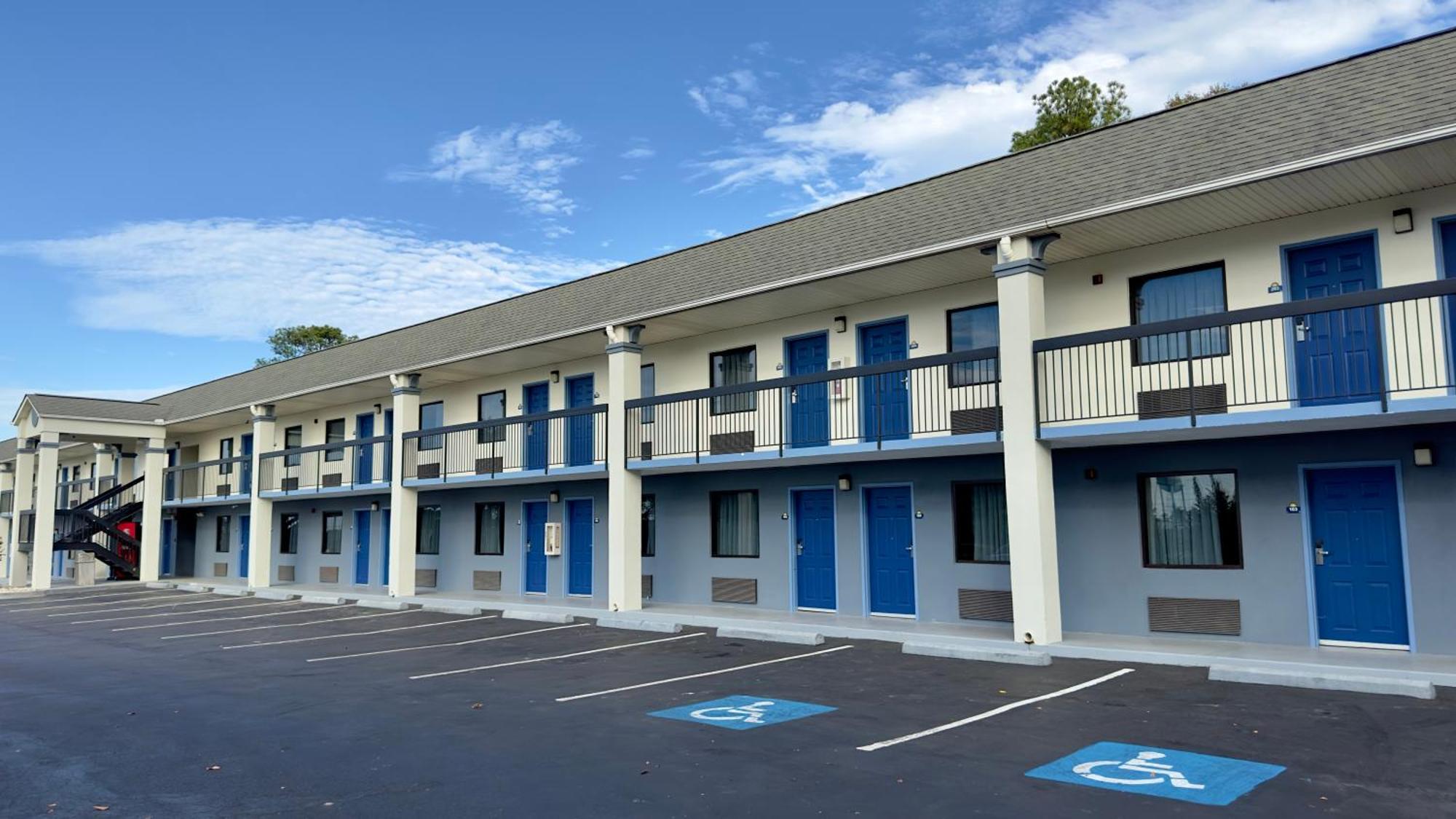Days Inn By Wyndham Lexington-Columbia Kültér fotó